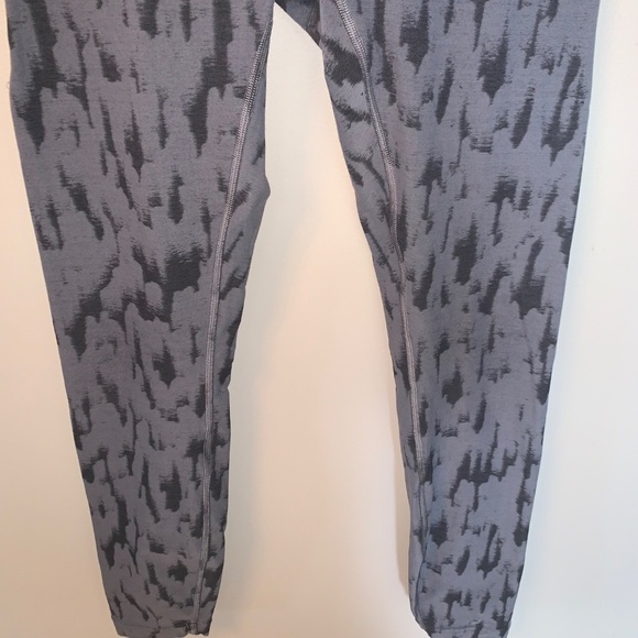 Lululemon InStill High-Rise Tight 25" ThreeD Camo Jacquard Asphalt Grey Black 4 - Picture 6 of 11